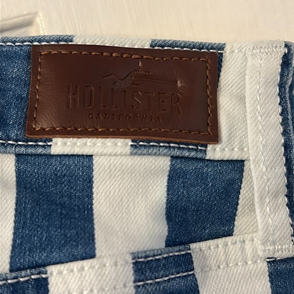 Hollister Classic Stretch Ultra High-Rise Mom Wide Stripe Jeans - Size 26 - Picture 7 of 10